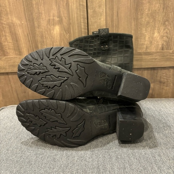 Born 7.5 croc embossed tall soft leather boots Black - Picture 13 of 14